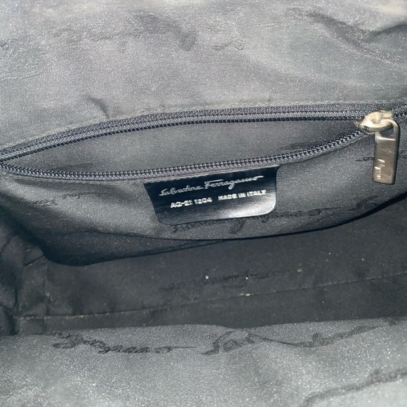 Salvatore Ferragamo Textured Leather Tote Bag white - Picture 7 of 8